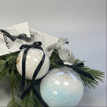 Load image into Gallery viewer, Christmas Ornament Bath Salt Soaks & Bath Bombs
